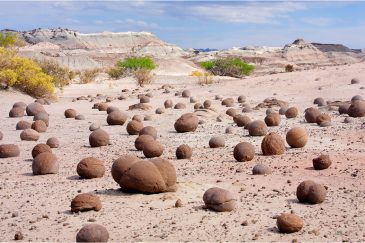 Загадочные круглые камни в нац. парке Исчигуаласто (Лунная долина) в привинции Сан Хуан. Аргентина