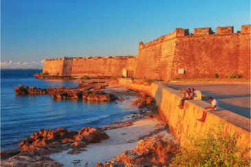 Крепость Сао Себастьяо в вечернем свете (остров Мозамбик)