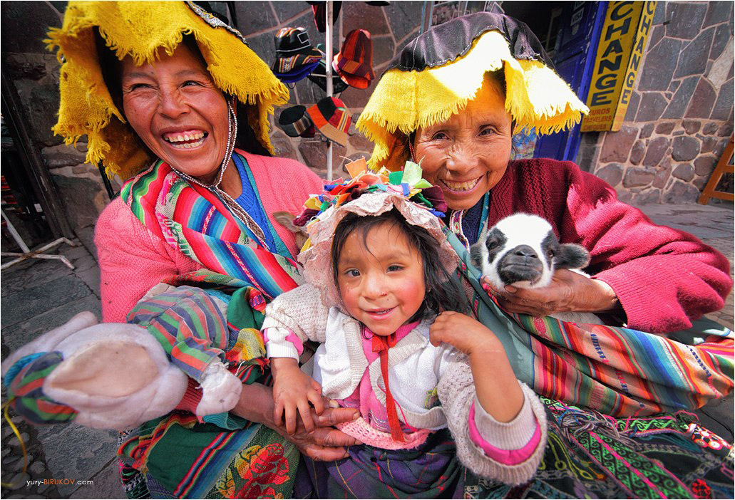 Перуанский рынок. Перуанские индейцы в Самаре в парке ю.Гагарина. Страна Боливия народ Лесные илейцы. Перуанские индейцы 4 буквы