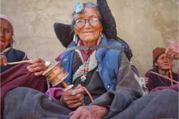 Бабуля на празднике в монастыре Ламаюру, Ладакх.