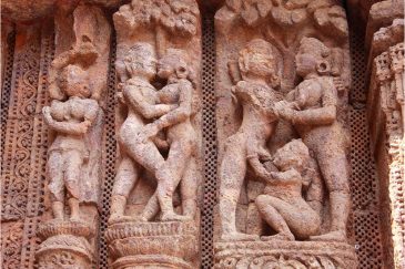 Скульптуры на храме Солнца в Конарке. Штат Орисса. Индия