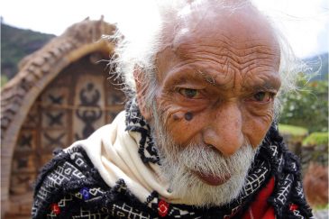 Старик из легендарного племени тоддов в горах Нилгири, Тамилнаду. Индия