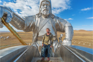 40-метровая статуя Чингисхана в Цонжин-Болдоге