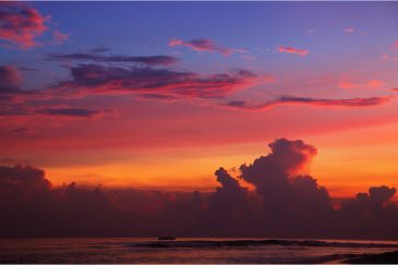 Закат над островом Гили Мено