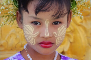 Бирманцы традиционно мажут лицо танакой - специальной растительной пастой
