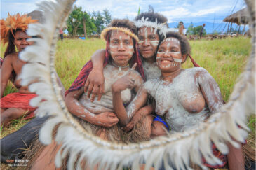 Девушки из племени Дани. Фестиваль папуасских культур