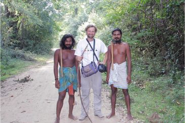 С охотниками-веддами Шри-Ланки