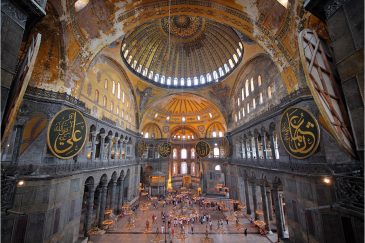 Знаменитый храм Ай-София в Стамбуле