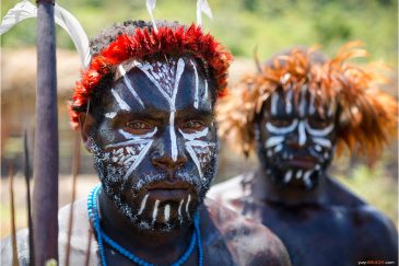 Папуасы на фестивале в долине Балием