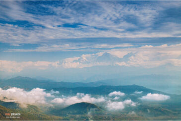 Вид на предгорья Гималаев из поселка Бандипур
