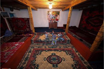В гостях в традиционном памирском доме в Вакханской долине на границе с Афганистаном