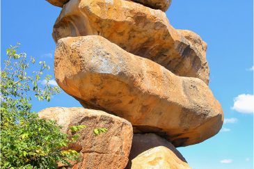 Балансирующие камни Эпворта на окраине Хараре. Зимбабве