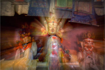 Маски в буддистском монастыре. Долина Нубра, Ладакх