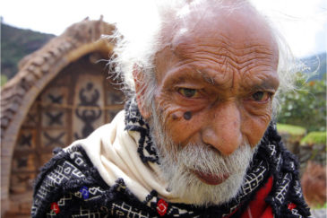 Старик из племени тоддов в горах Нилгири. Штат Тамилнаду