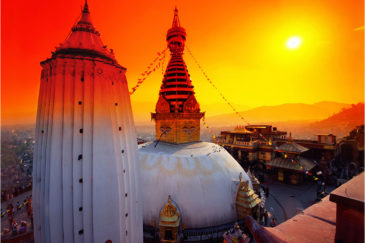 Ступа Сваямбунатх в оранжевом фильтре. Катманду