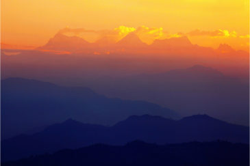 Утренние Гималаи. Вид из поселка Бандипур