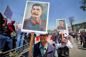 Портрет вождя на коммунистической демонстрации