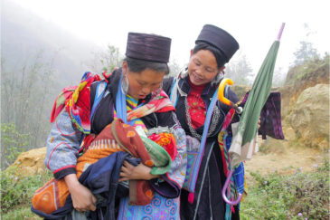 Черные хмонги в горах недалеко от границы с Китаем