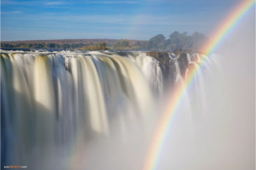 Радуга и водопад Виктория. Зимбабве