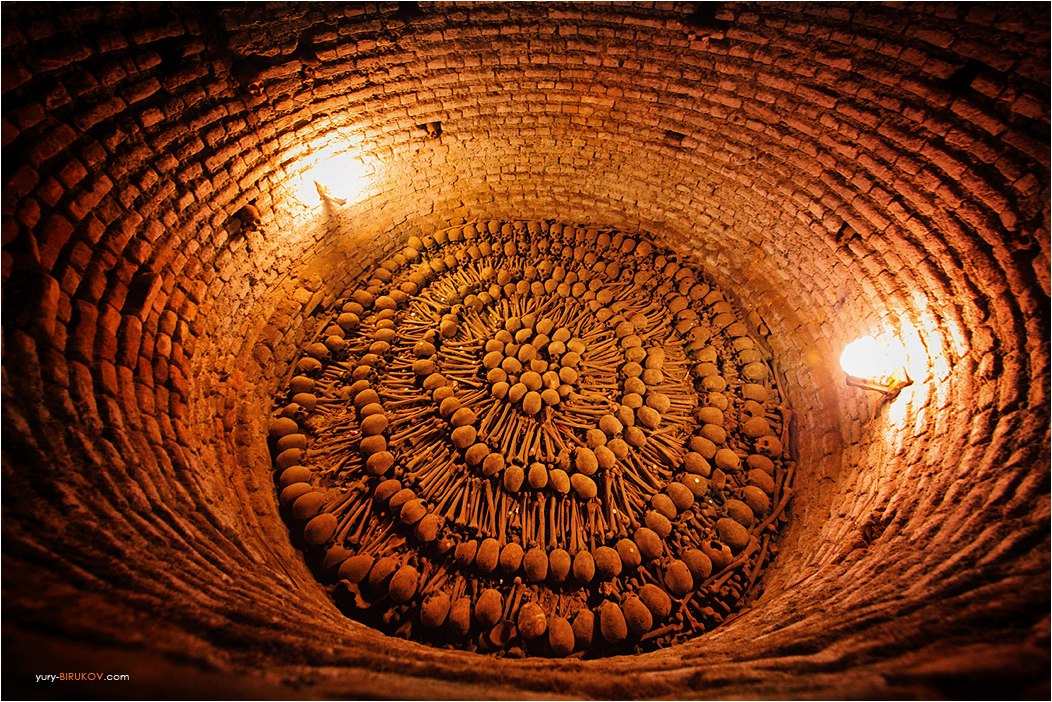 Средневековые кости в подвалах монастыря Святого Франциска в Лиме