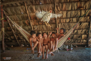 Дети племени гуарани