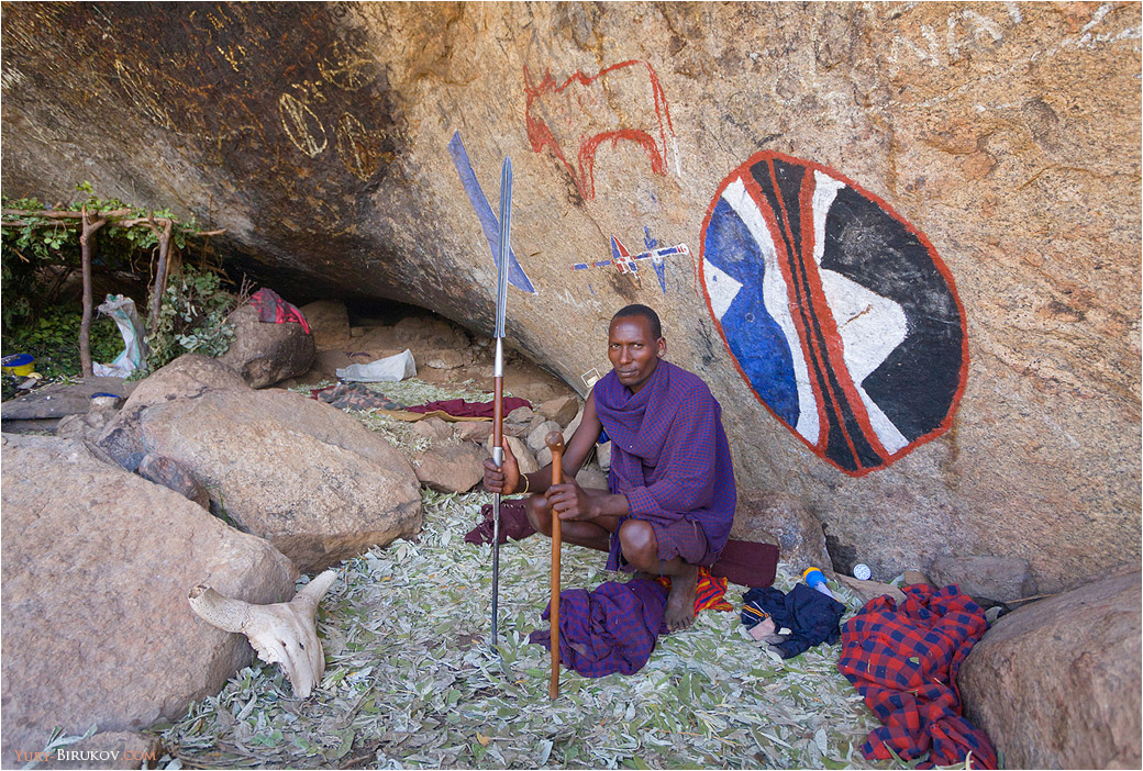 Секретная пещера воинов масаи возле горы Лонгидо