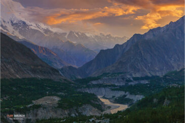 Долина Хунза на закате. Северный Пакистан
