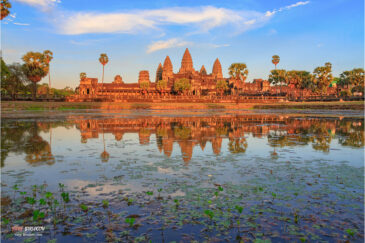 Храмовый комплекс Ангкор-Ват в вечернем свете