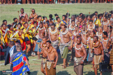 Король Свазиленда выбирает новую жену на ежегодном фестивале